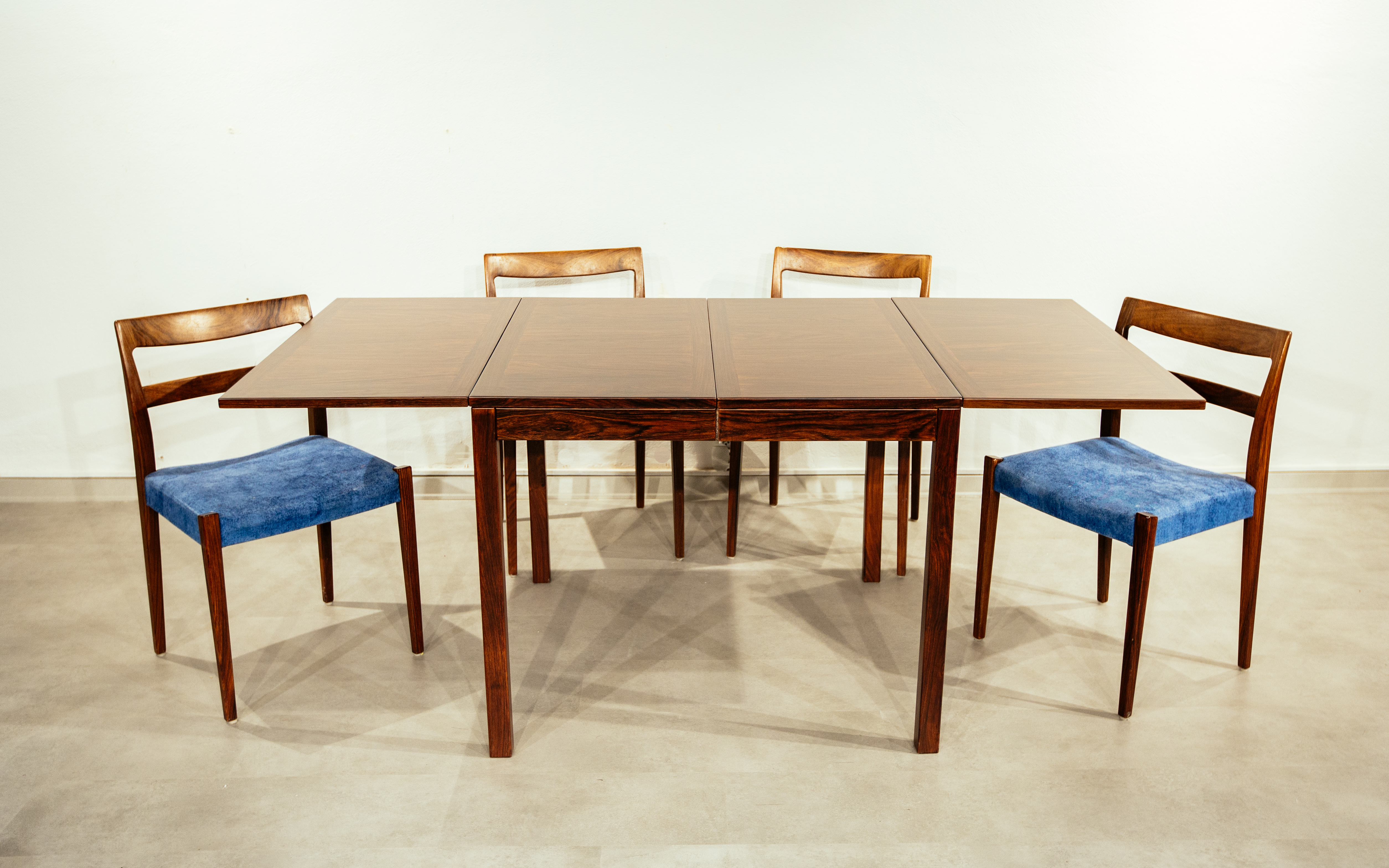 Vejle Stole og Möbelfabrik üretimi, Rosewood ağacı yemek masası 